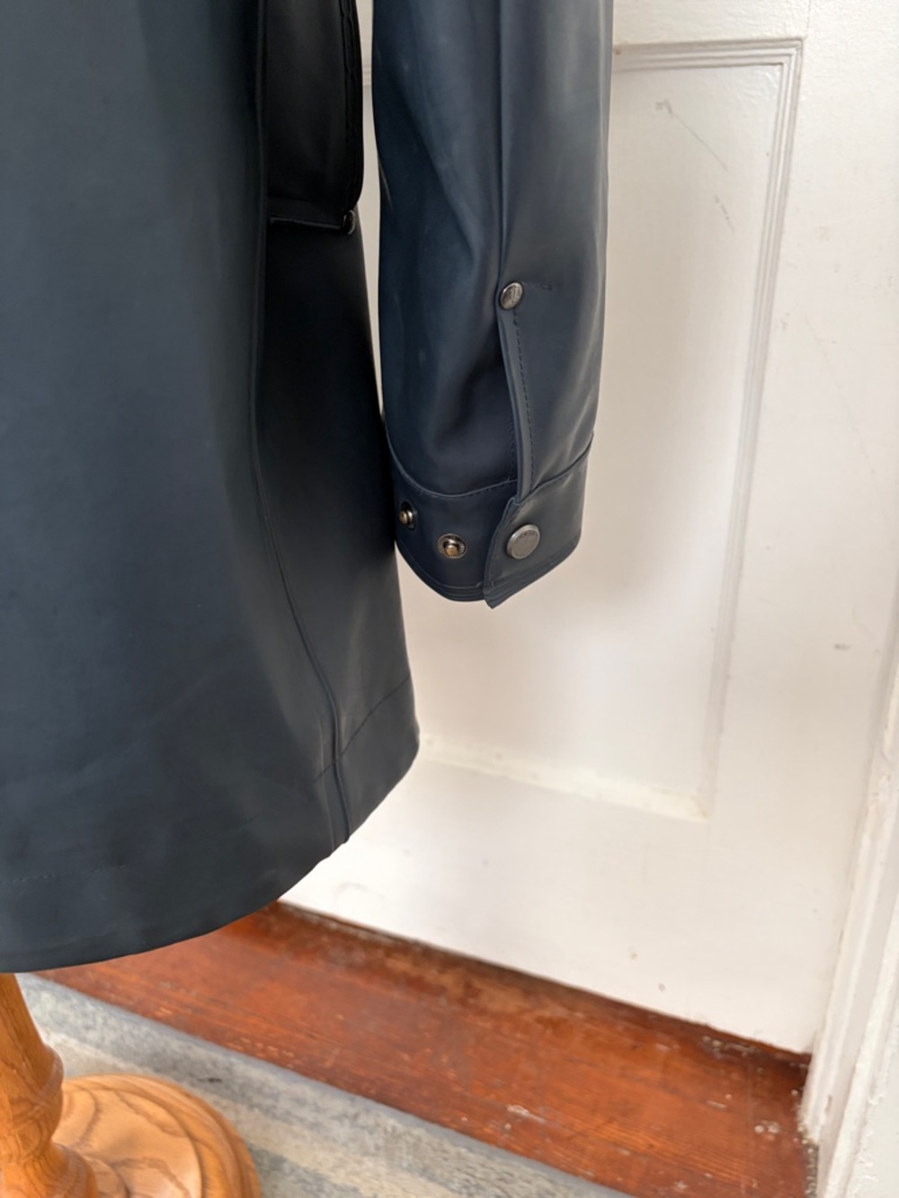Hunter Men's Dark Blue Trench Coat - Smooth Finish in mint condition - Picture 13 of 13